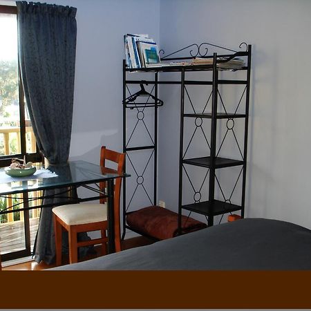 Manuka Lodge Tryphena Ngoại thất bức ảnh